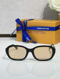 Picture of Louis Vuitton Sunglasses _SKUfw77817093fw